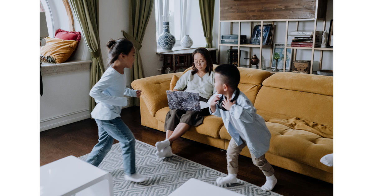 balance parenting and running a business from home